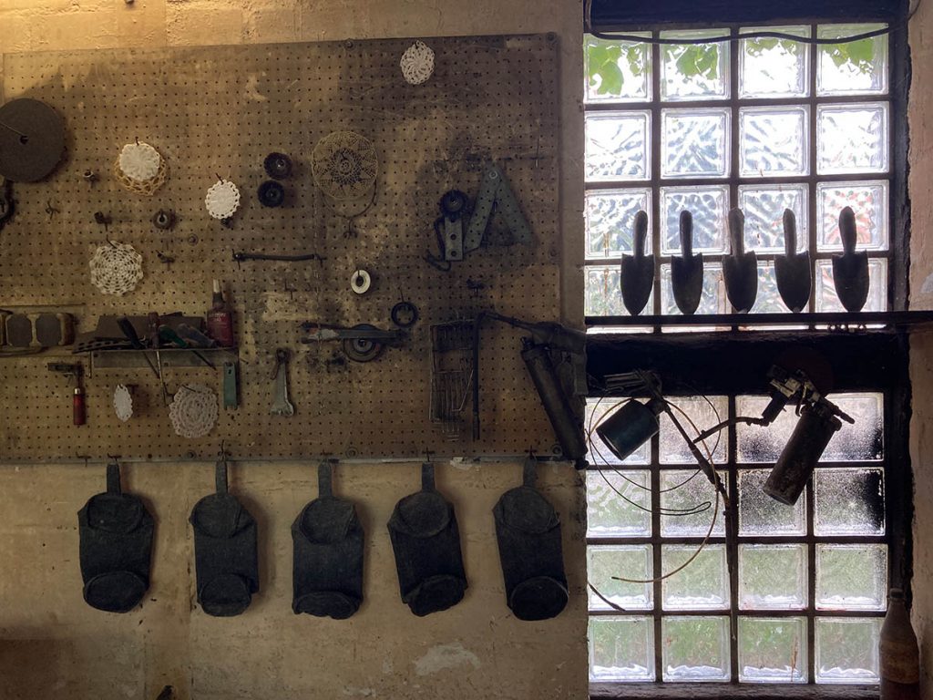 Filzschaufeln und Gefäße